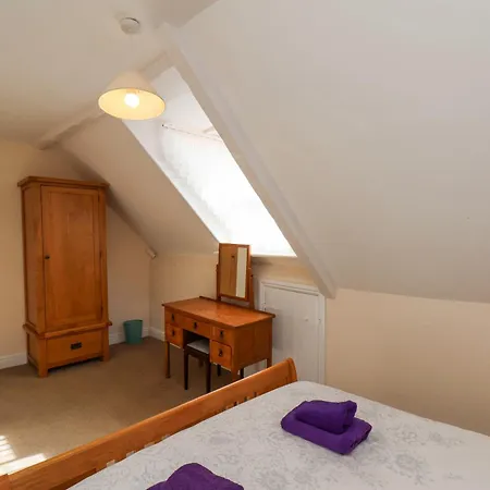 Mayfield Manor * Whitby