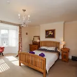 Mayfield Manor * Whitby